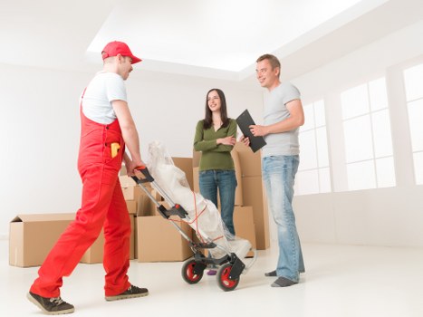 Responsibilities and safe lifting for a Watford man and van service